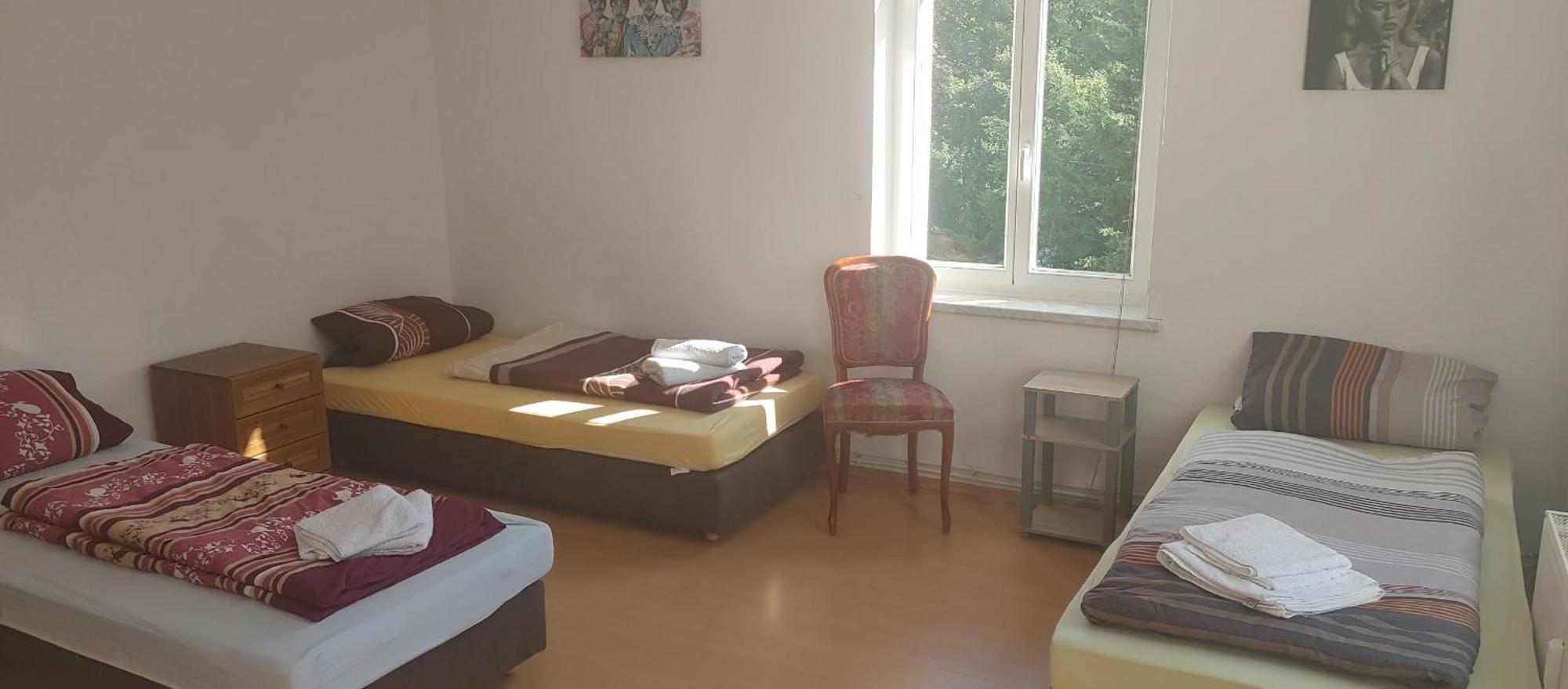 Hostel Ballenstedt Rum bild